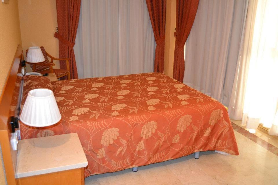 Hotel Central Caravaca كارافاكا دي لا كروز الغرفة الصورة